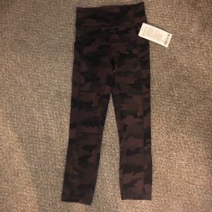 Lululemon Invigorate HR crop 23” 4
